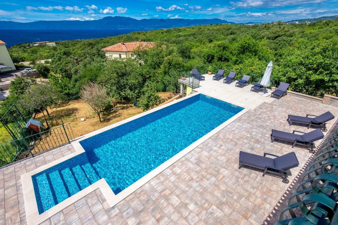 Luxury Apartments Kostrena With Pool Extérieur photo