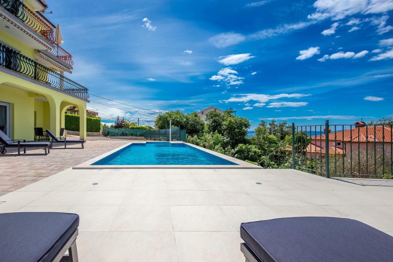 Luxury Apartments Kostrena With Pool Extérieur photo