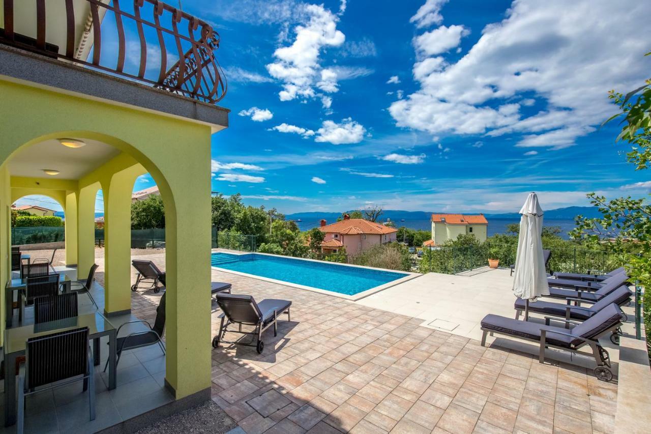 Luxury Apartments Kostrena With Pool Extérieur photo