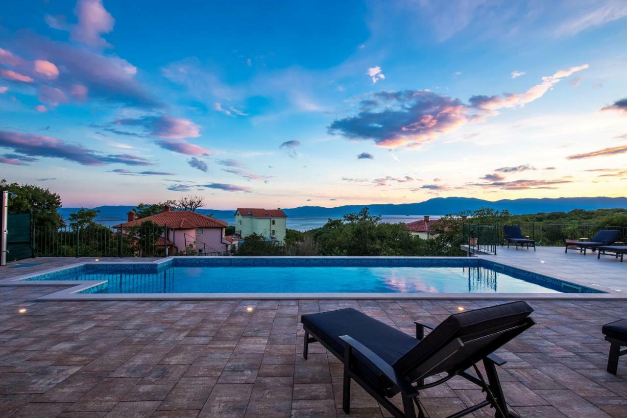 Luxury Apartments Kostrena With Pool Extérieur photo