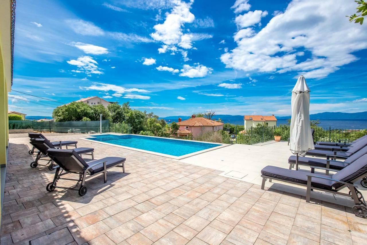 Luxury Apartments Kostrena With Pool Extérieur photo