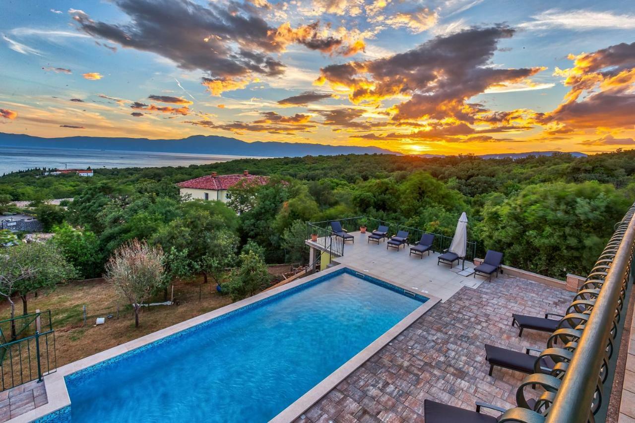Luxury Apartments Kostrena With Pool Extérieur photo