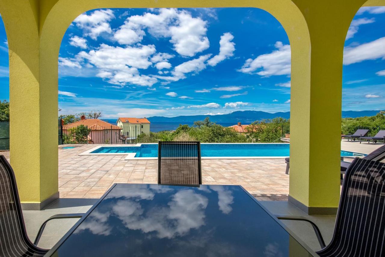 Luxury Apartments Kostrena With Pool Extérieur photo